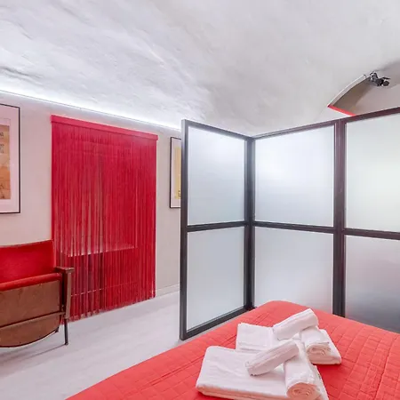 Guesthost - La Del Regio! Chic & Διαμέρισμα