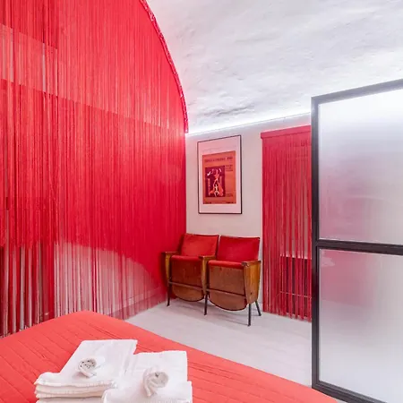 Guesthost - La Del Regio! Chic & *