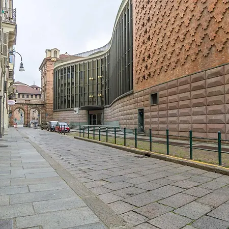 Апартаменты Guesthost - La Del Regio! Chic &