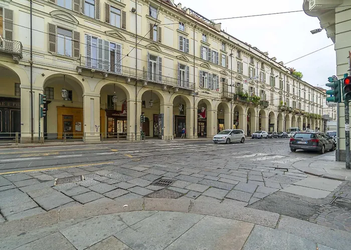 Apartamento Guesthost - La Del Regio! Chic&central Turín